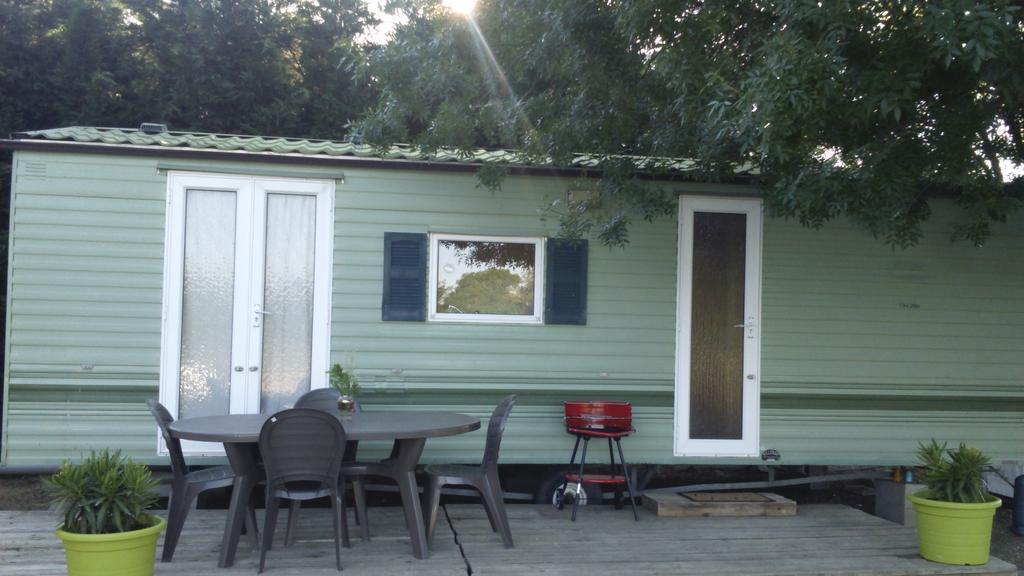 Bungalow Chez Gilly Boisset-et-Gaujac Room photo